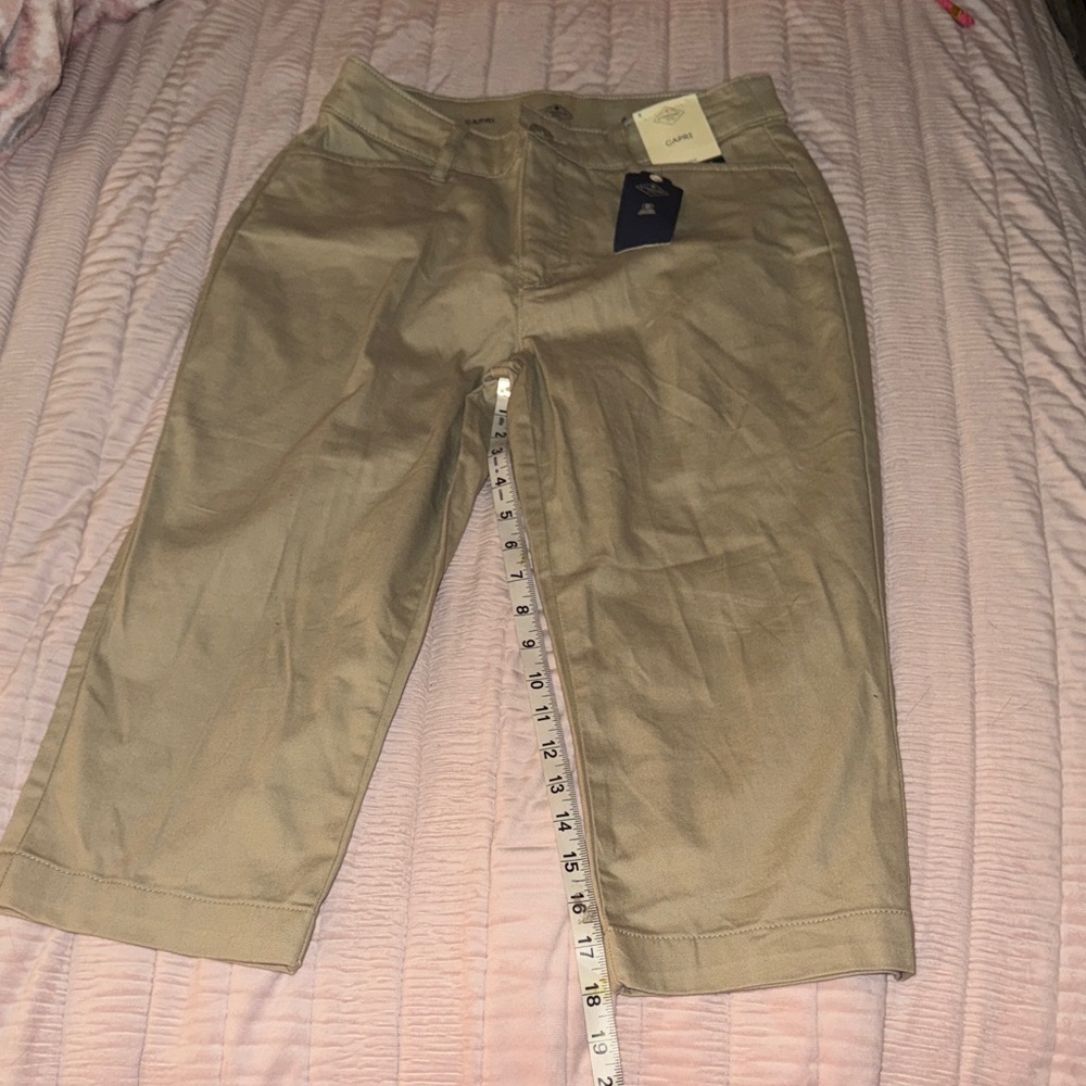 St. John Collection Women's Tan Capris